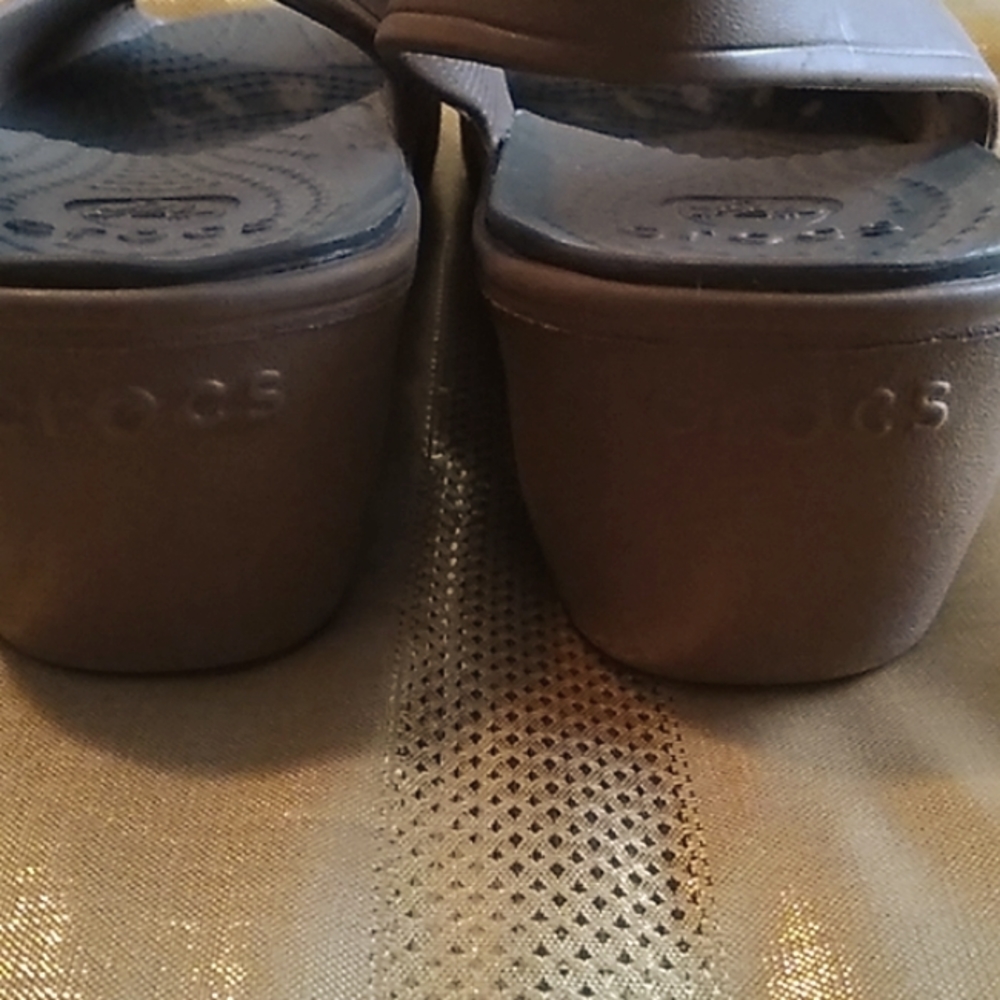 Crocs Womens Slingback Wedged Heels - Picture 2 of 4